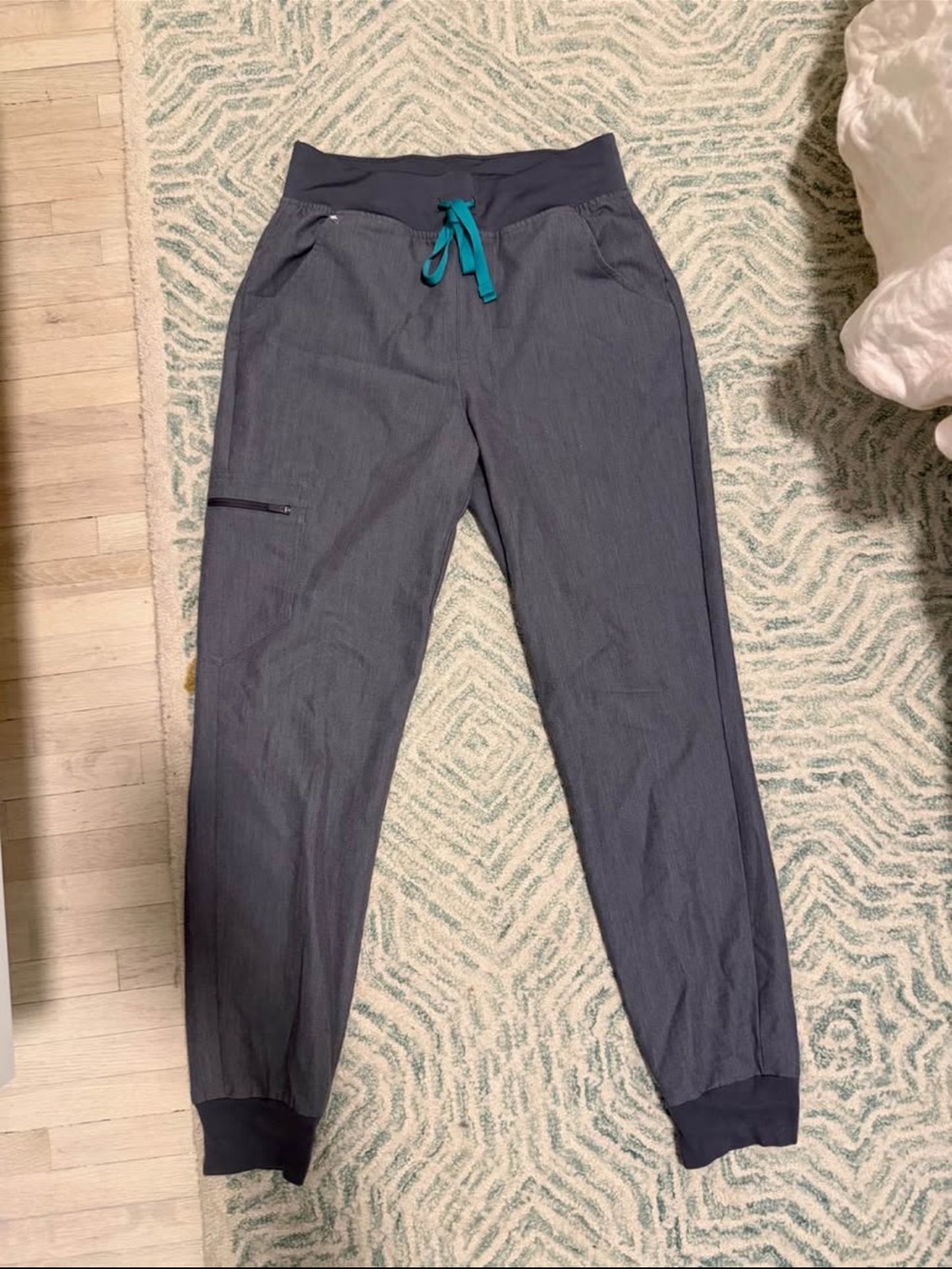 Woman’s Gray FIGS Jogger Pants with Teal Drawstring